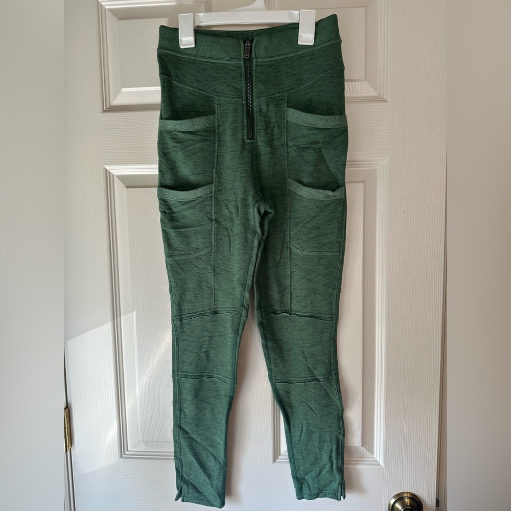 FP Movement Green stretchy leggings/joggers